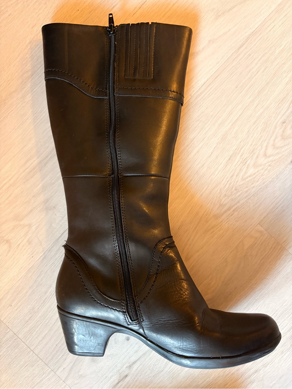 Clarks Black Leather Mid-Calf Buckle Boots - Picture 6 of 9